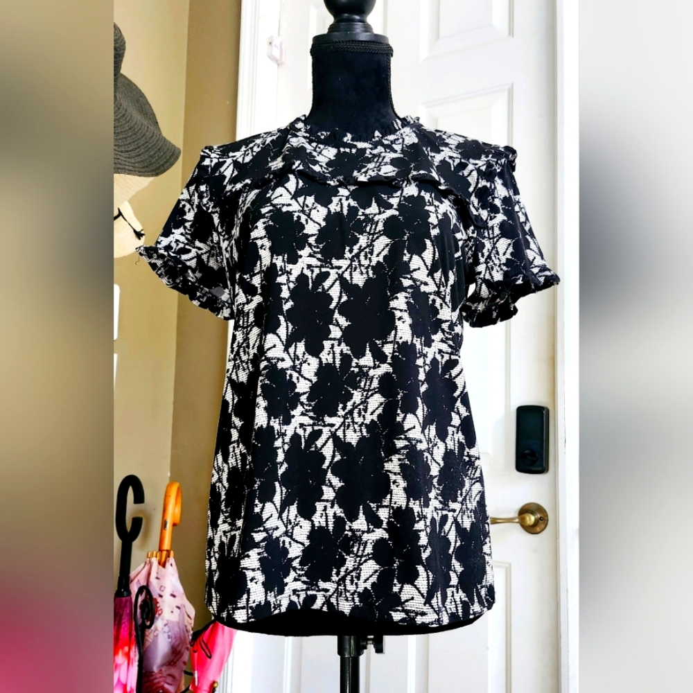 ❤️Karl Lagerfeld Paris Blouse Black White Floral Print Short Sleeve S
